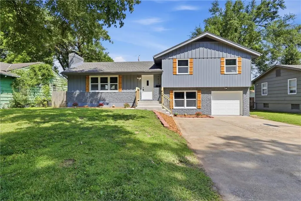 7913 Elm Avenue, Raytown, MO 64138 - #1