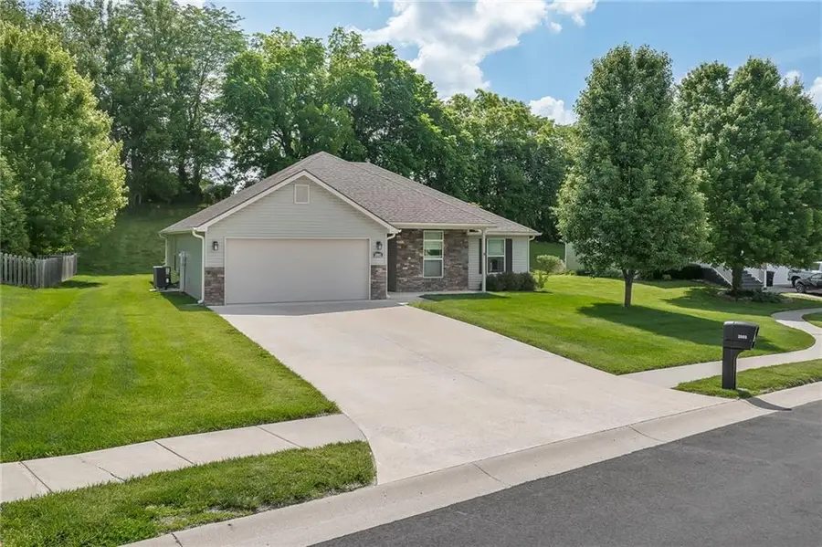 2805 Meadow Ridge Drive, Saint Joseph, MO 64504 - #2
