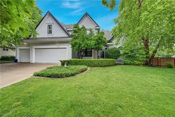 8520 W 142 Street, Overland Park, KS 66223