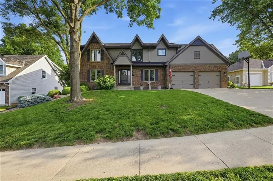 1208 Tanglewood Street, Leavenworth, KS 66048 - #2