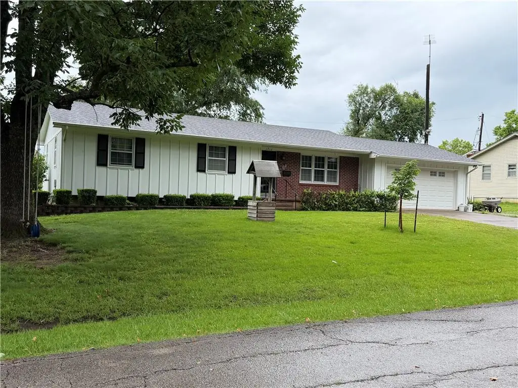 1712 S Holbrook Street, Fort Scott, KS 66701 - #1
