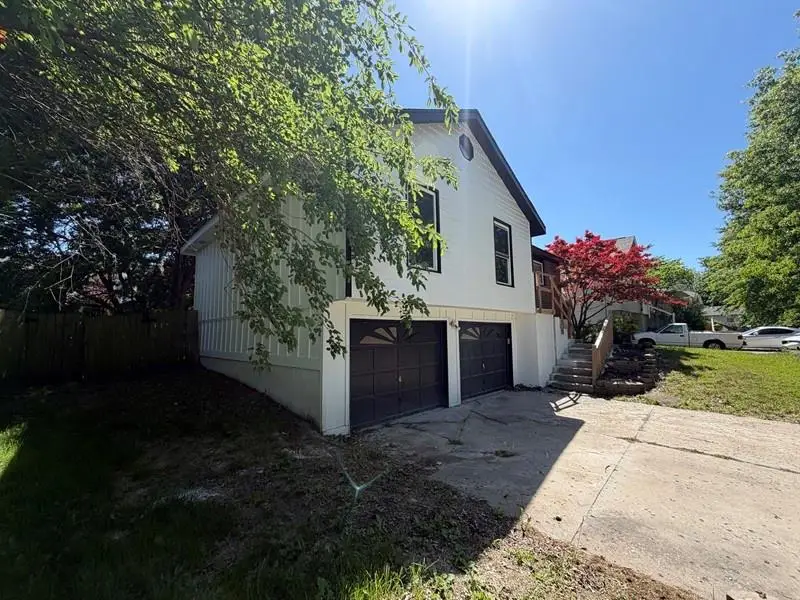 917 NE 108th Terrace, Kansas City, MO 64155 - #2