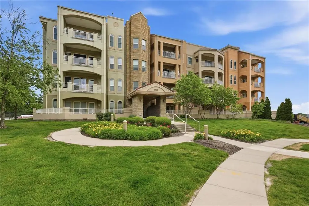 3800 N Mulberry Drive #205, Kansas City, MO 64116 - #1