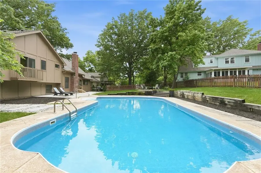 11809 Rosehill Road, Overland Park, KS 66210 - #2
