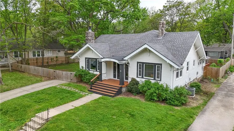 7530 Oak Street, Kansas City, MO 64114 - #2