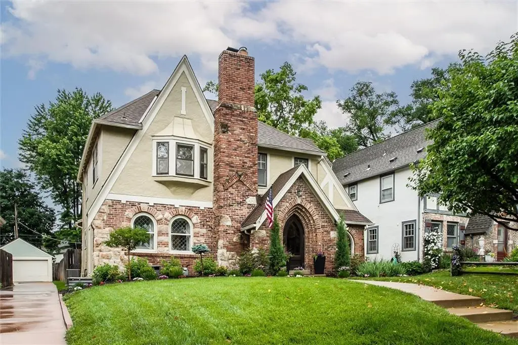 646 W 70th Terrace, Kansas City, MO 64113 - #1