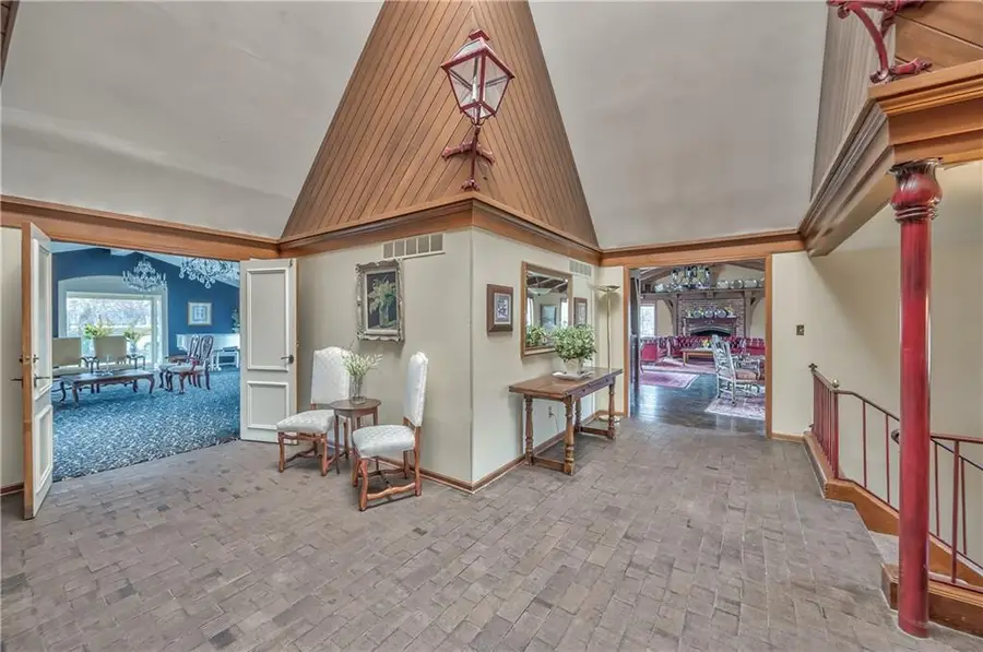 10746 Glenwood Street #D, Overland Park, KS 66211 - #2