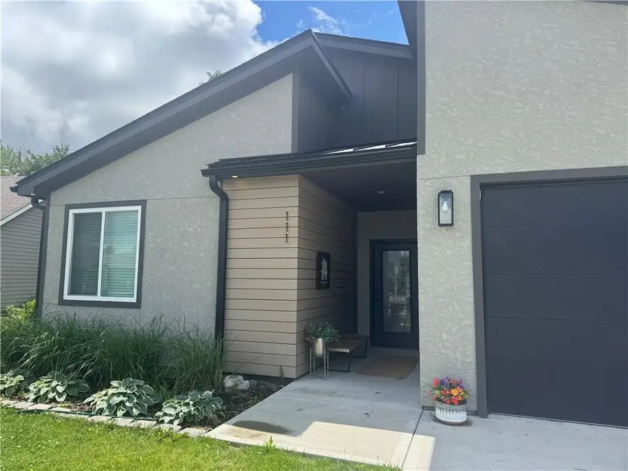 111 W 16th Terrace, Eudora, KS 66025 - #3