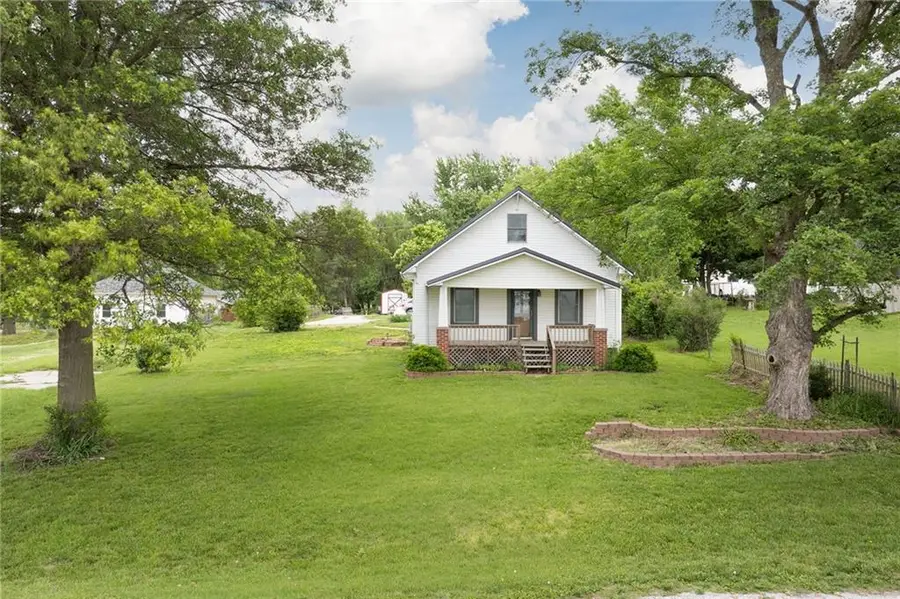 807 SE Grand Dd Highway, Faucett, MO 64448 - #2