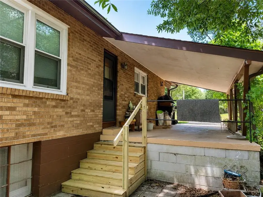 511 Broad Street, Warrensburg, MO 64093 - #2