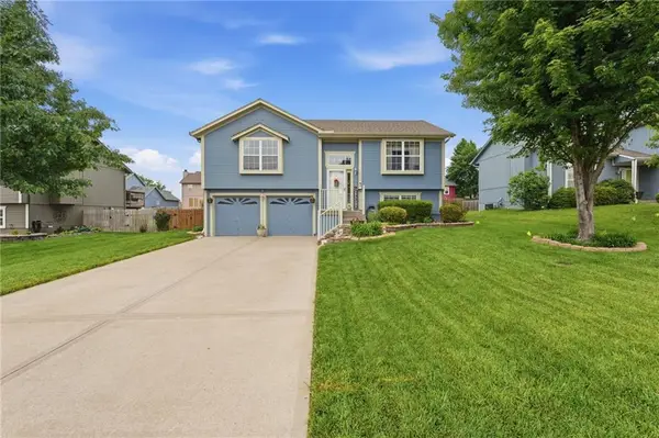 1308 Bradford Drive, Greenwood, MO 64034