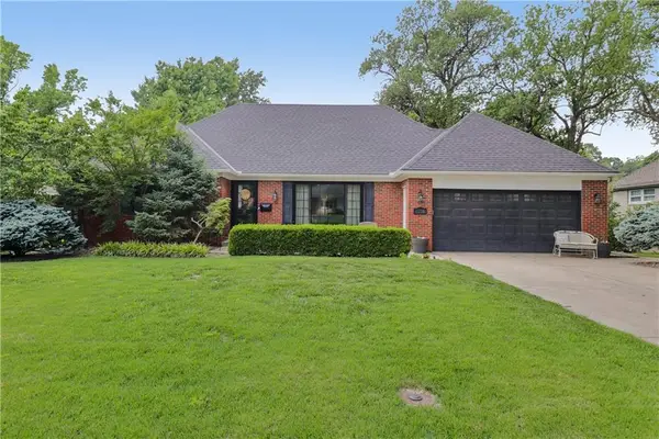 5218 Pawnee Drive, Roeland Park, KS 66205