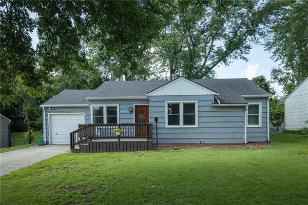 710 Broad Street, Warrensburg, MO 64093