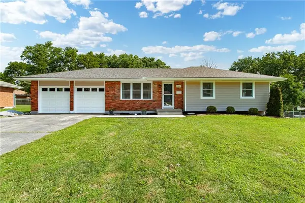 121 SE Moore Street, Blue Springs, MO 64014