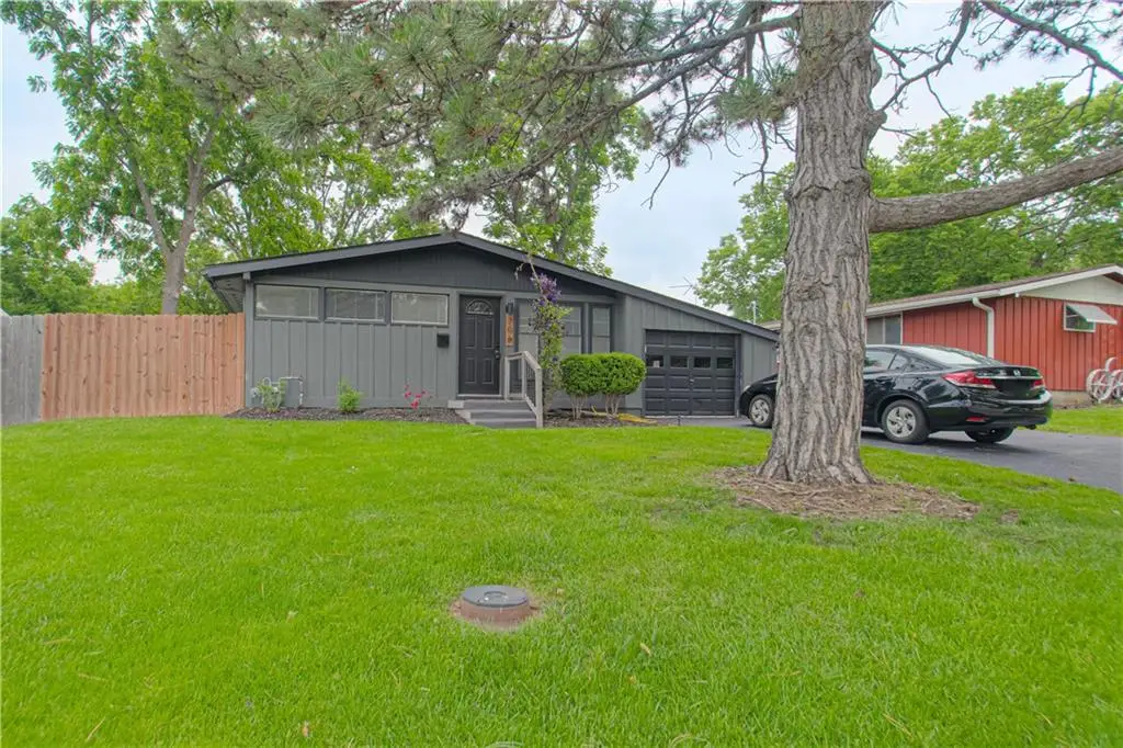 708 S Chestnut Avenue, Olathe, KS 66061 - #1
