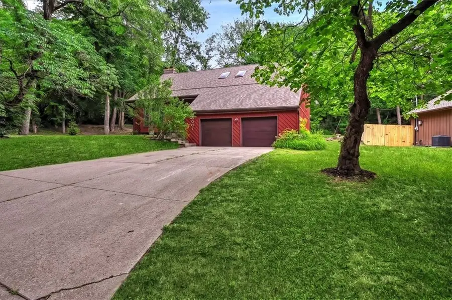 2501 Olde Creek Court, Leavenworth, KS 66048 - #2
