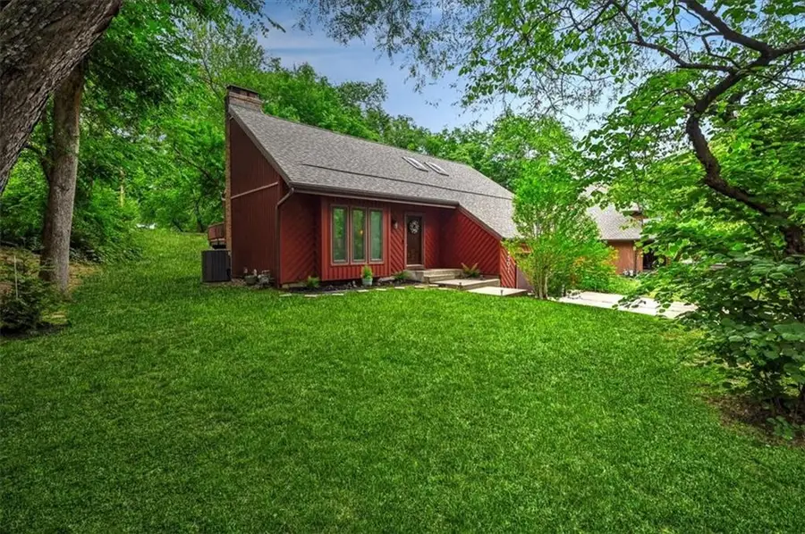 2501 Olde Creek Court, Leavenworth, KS 66048 - #3
