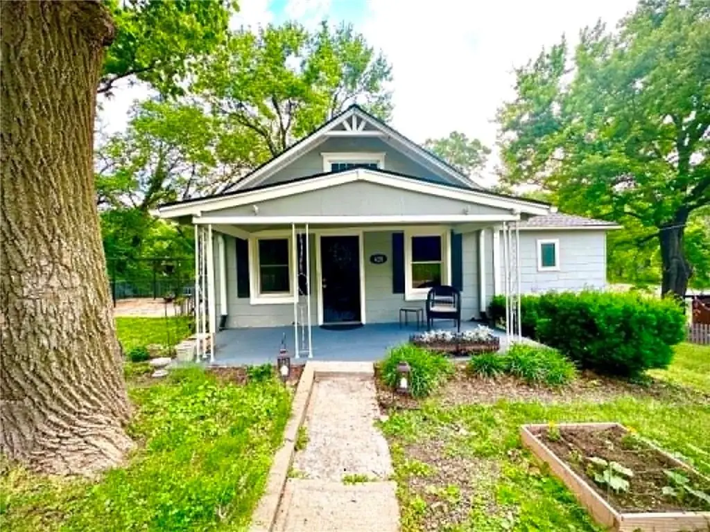420 S Kentucky Avenue, Independence, MO 64053 - #1