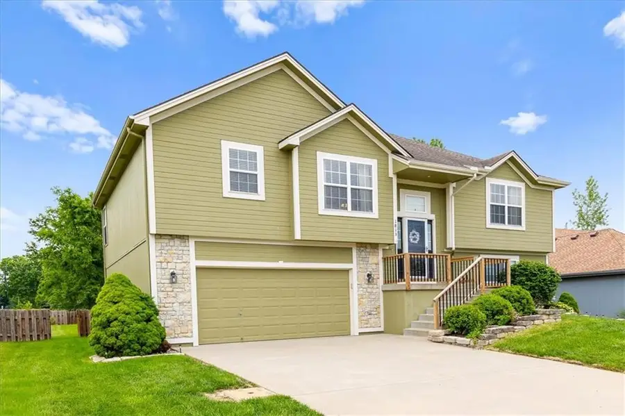 1813 N 156th Street, Basehor, KS 66007 - #2