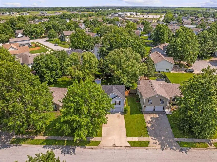 1005 SE 11th Street, Lees Summit, MO 64081 - #2