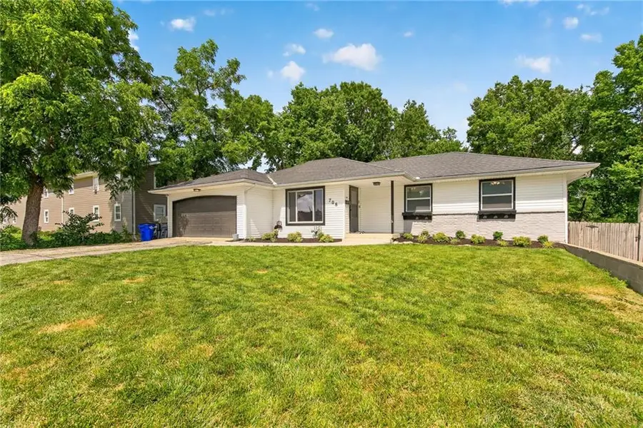 708 S Harrison Street, Olathe, KS 66061 - #2