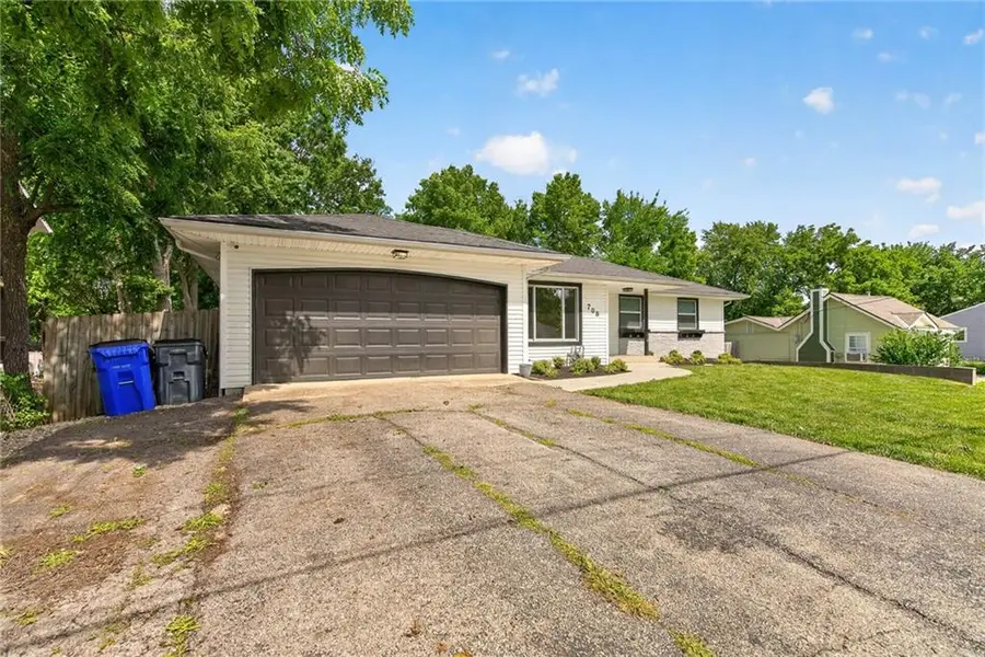 708 S Harrison Street, Olathe, KS 66061 - #3