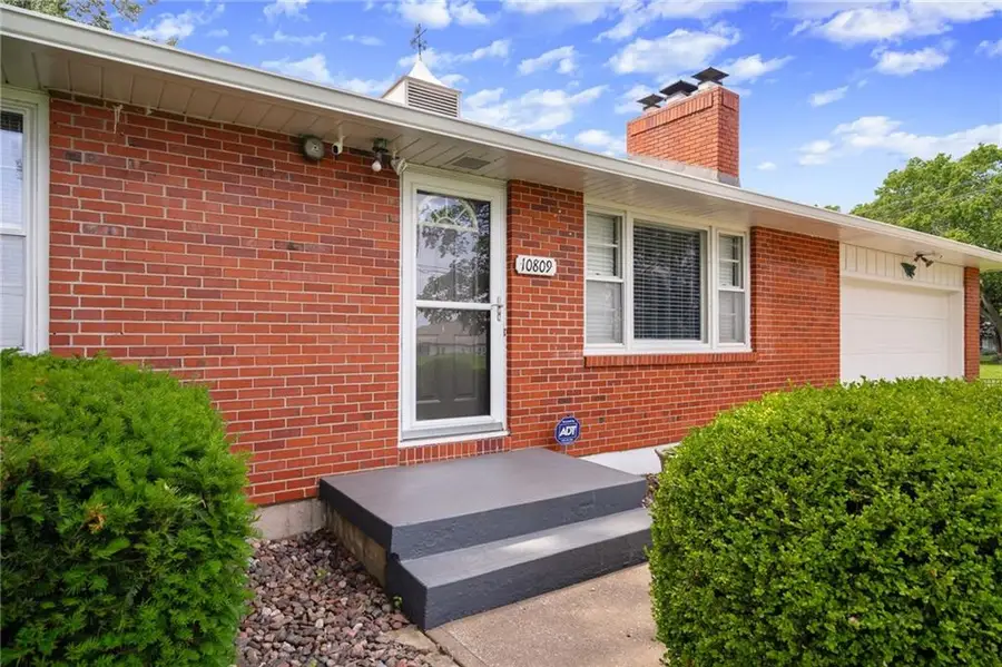 10809 E 47th Street, Kansas City, MO 64133 - #2