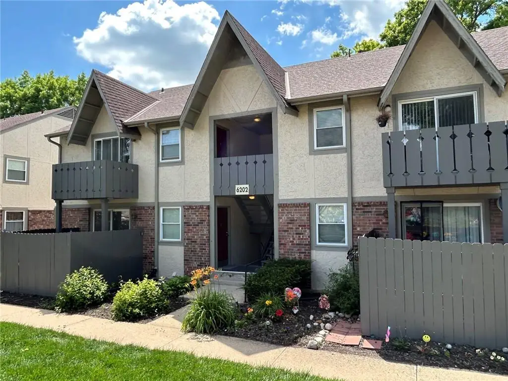 6202 Robinson Street #3, Overland Park, KS 66202 - #1