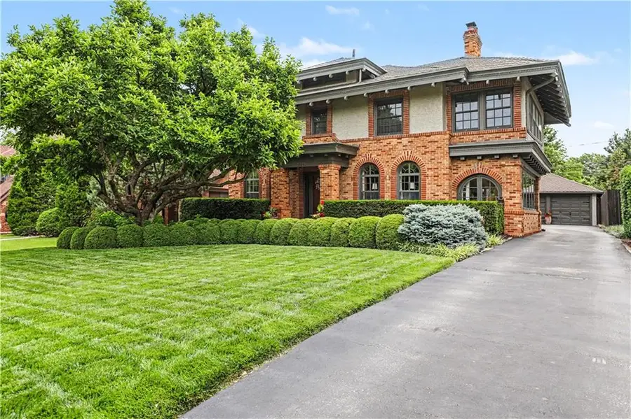 7225 Ward Parkway, Kansas City, MO 64114 - #2