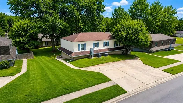 717 NE Ball Drive, Lee's Summit, MO 64086
