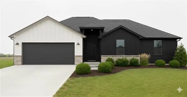 612 SE 21st Street, Oak Grove, MO 64075