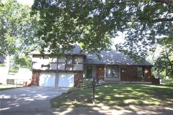 12840 St Andrews Drive, Kansas City, MO 64145