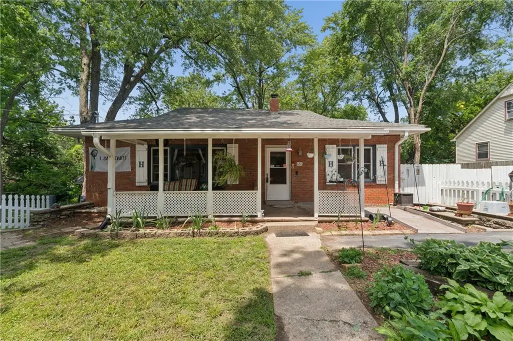 124 W Nickell Avenue, Independence, MO 64050 - #1