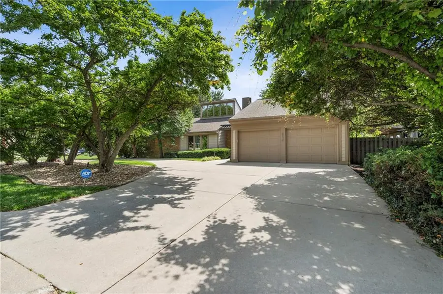 6130 Hodges Drive, Mission, KS 66205 - #3