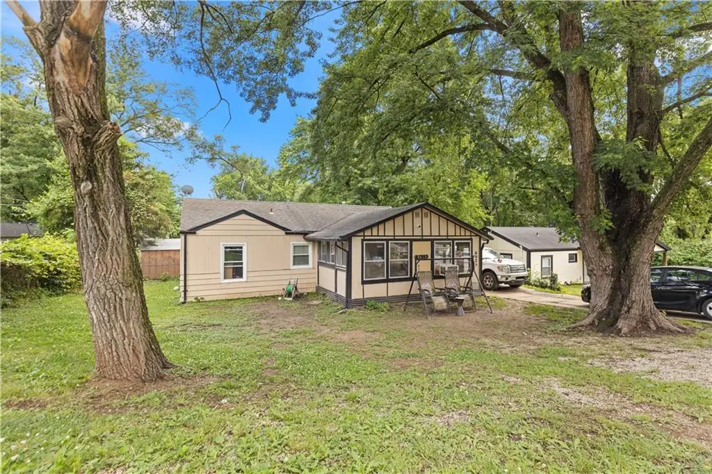 6025 Freeman Avenue, Kansas City, KS 66102 - #1