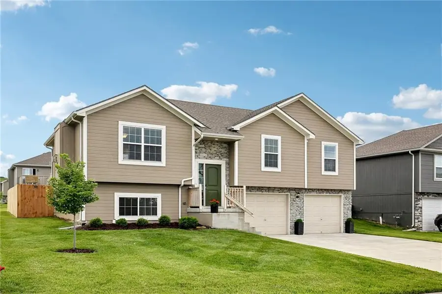 1003 NW Hilltop Lane, Grain Valley, MO 64029 - #3