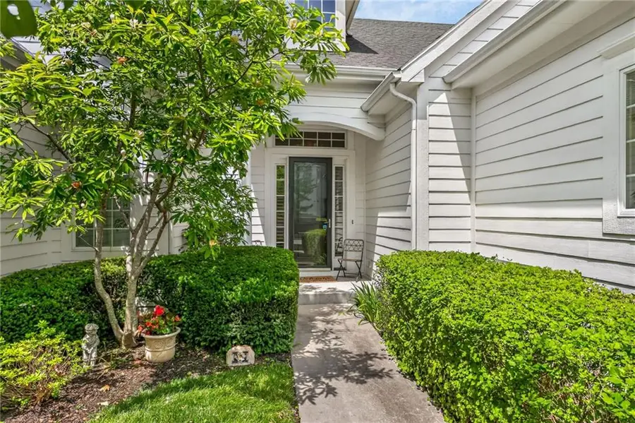 9657 Lime Stone Road, Parkville, MO 64152 - #2
