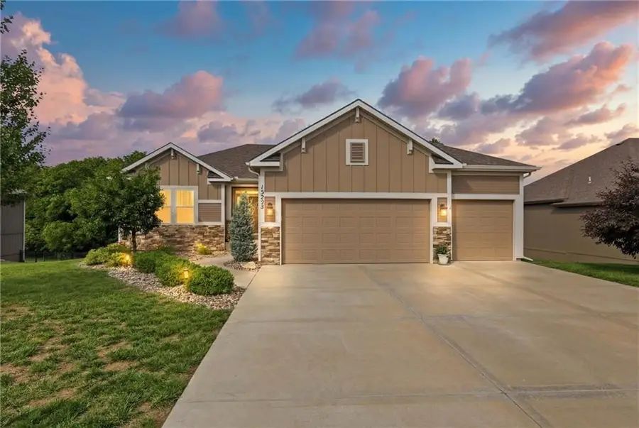 13235 N Shadow Brook Court, Platte City, MO 64079 - #2
