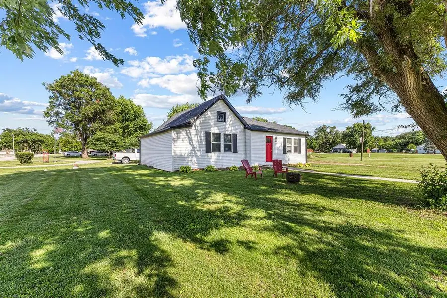 407 N 9th Street, Elwood, KS 66024 - #2