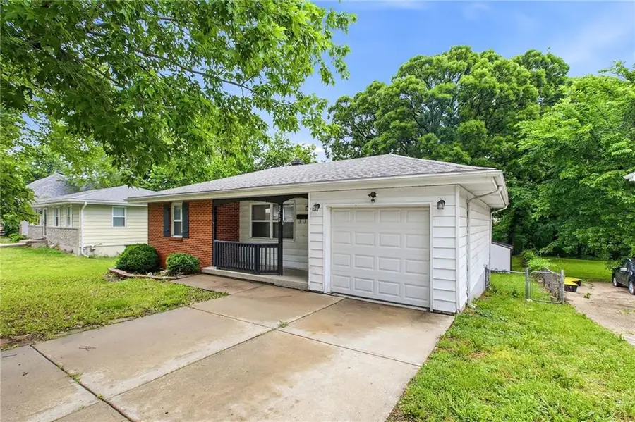 5249 N Richmond Avenue, Kansas City, MO 64119 - #3