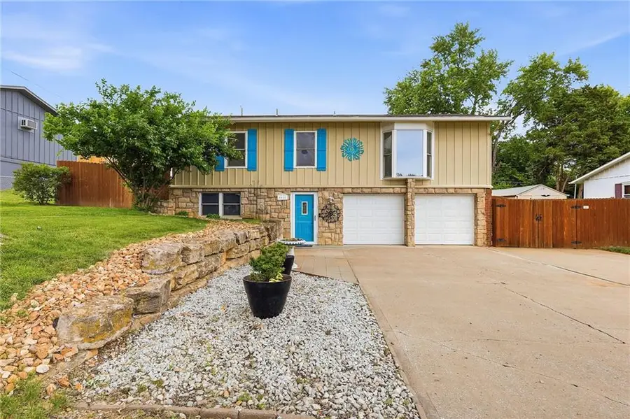 8430 Tauromee Avenue, Kansas City, KS 66112 - #2
