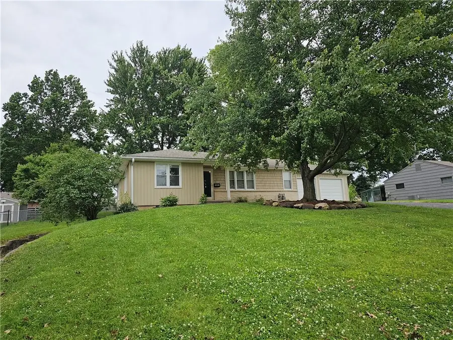 10913 W 50th Terrace, Shawnee, KS 66203 - #2