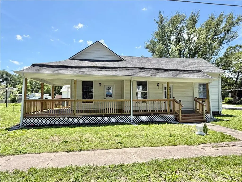 313 W Harrison Street, Butler, MO 64730 - #1