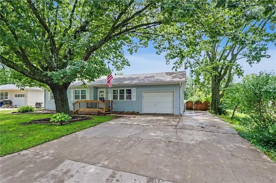 1615 E Glenn Drive, Lawrence, KS 66044 - #2