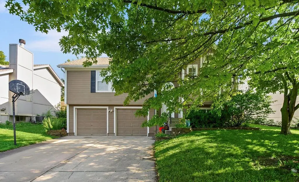 210 NW 112th Street, Kansas City, MO 64155 - #1