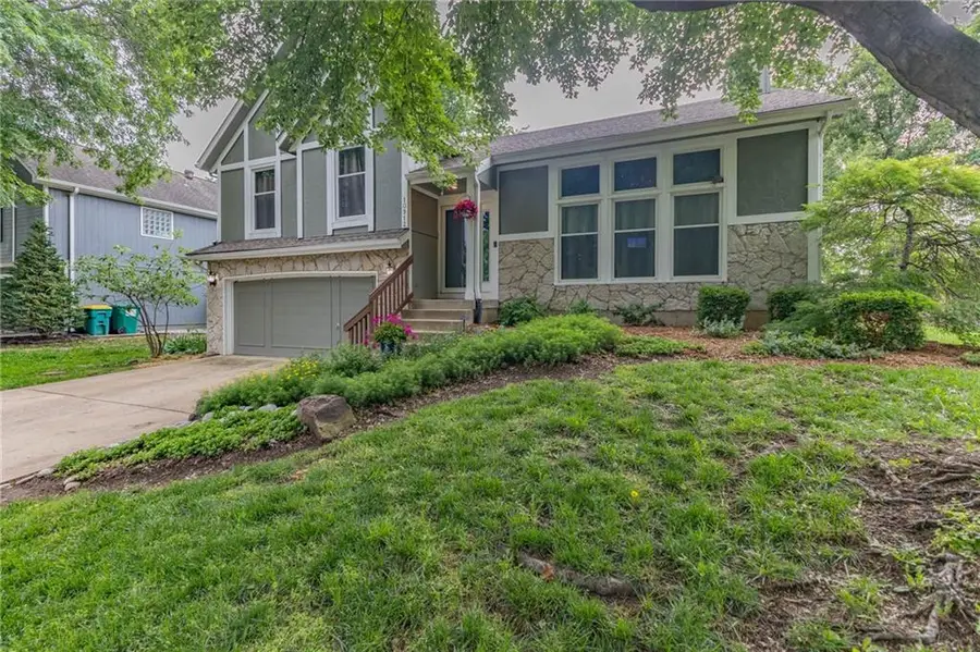 10912 Cottonwood Street, Lenexa, KS 66215 - #2