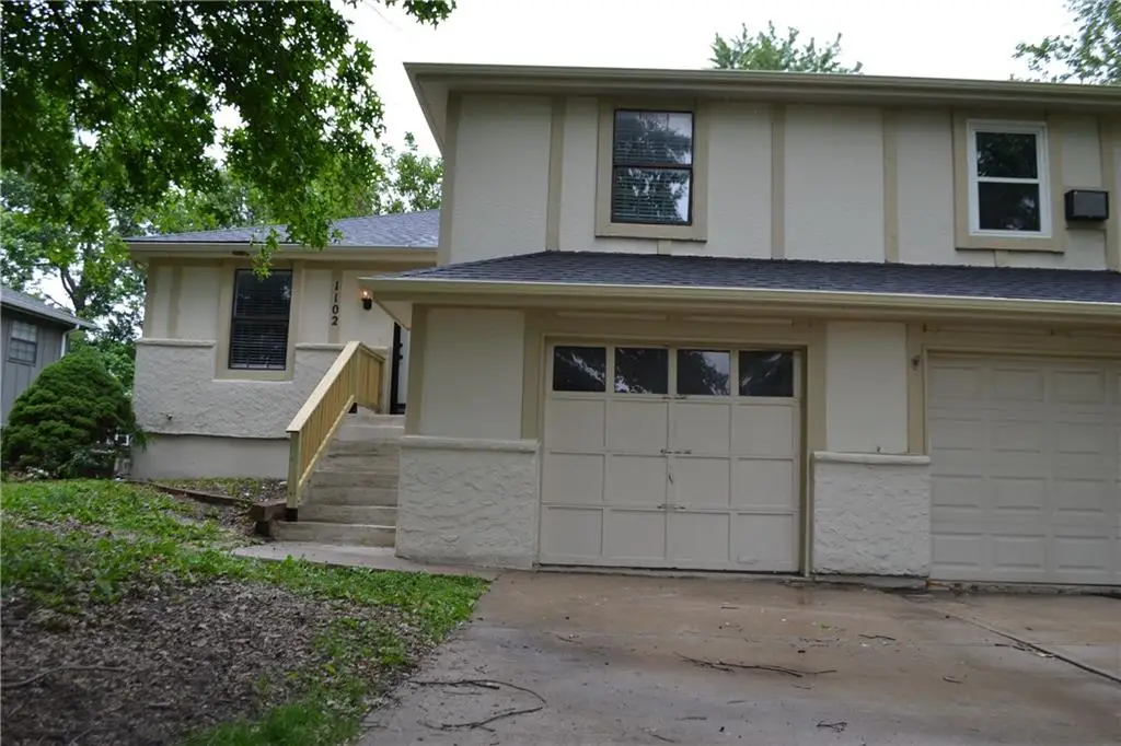 1102 W Sheridan Street, Olathe, KS 66061 - #1