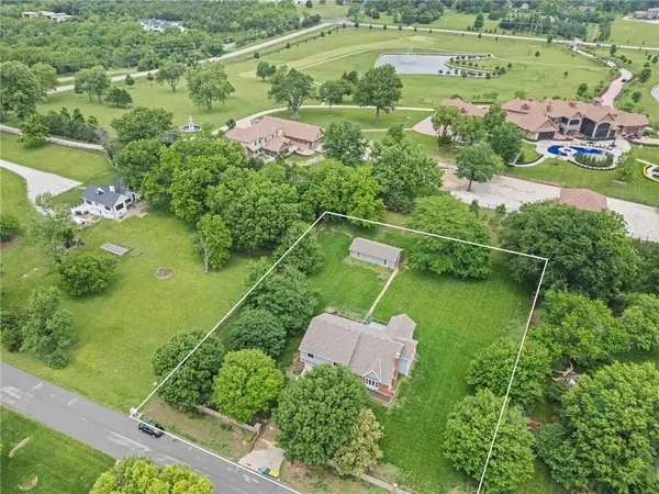 6888 W 185th Terrace, Stilwell, KS 66085