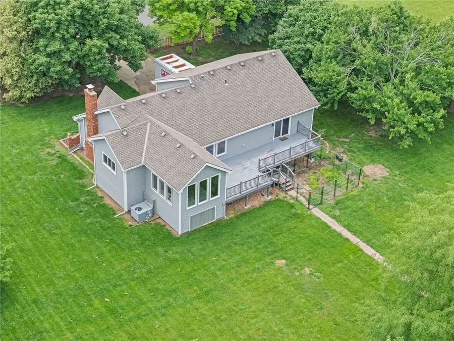 6888 W 185th Terrace, Stilwell, KS 66085 - #2