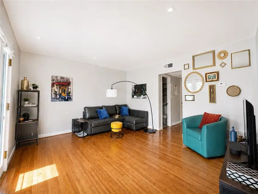 4536 Broadway, #3s Boulevard #6C, Kansas City, MO 64111 - #3